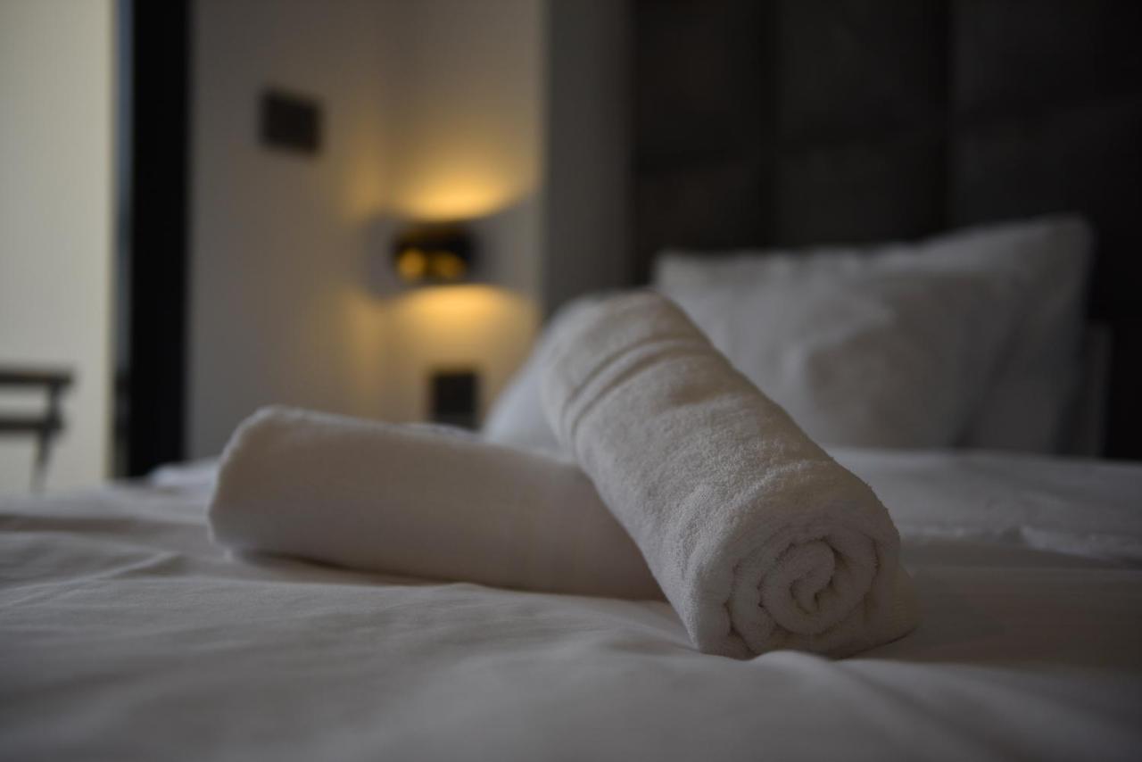 Selfie'S Boutique Hotel Tiberiade Esterno foto