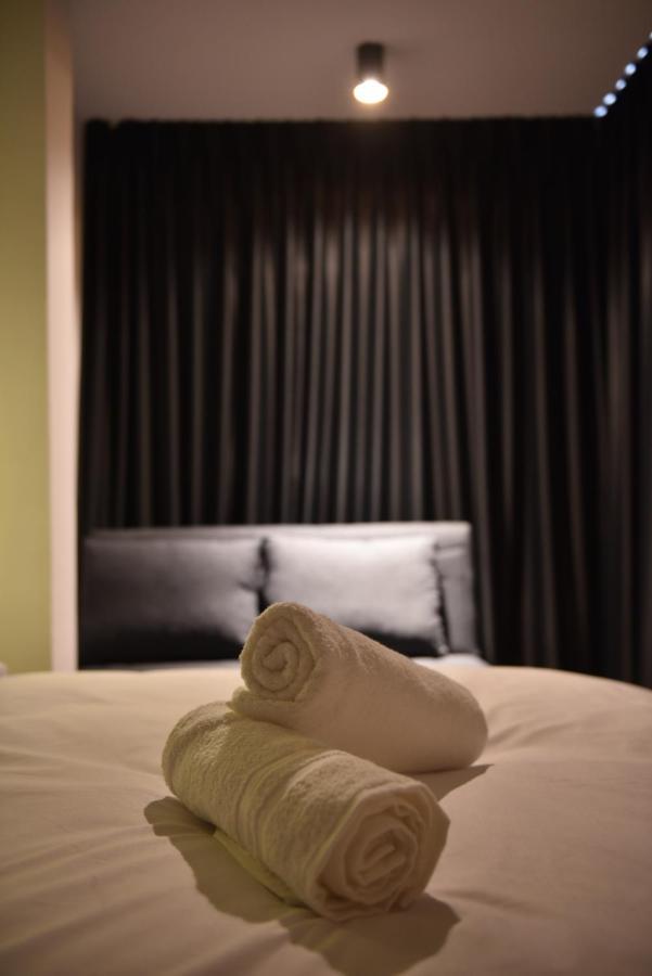Selfie'S Boutique Hotel Tiberiade Esterno foto