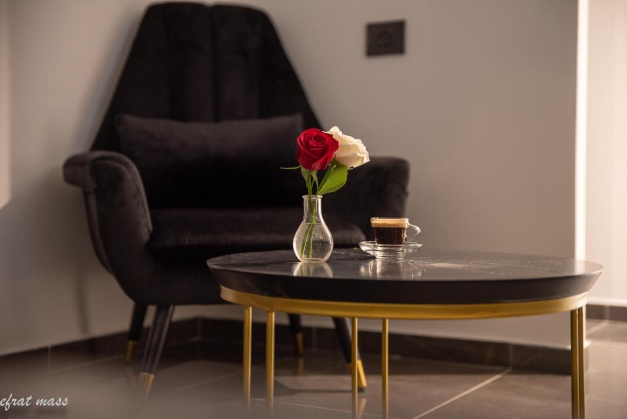 Selfie'S Boutique Hotel Tiberiade Esterno foto