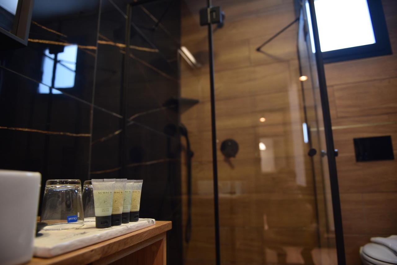 Selfie'S Boutique Hotel Tiberiade Esterno foto