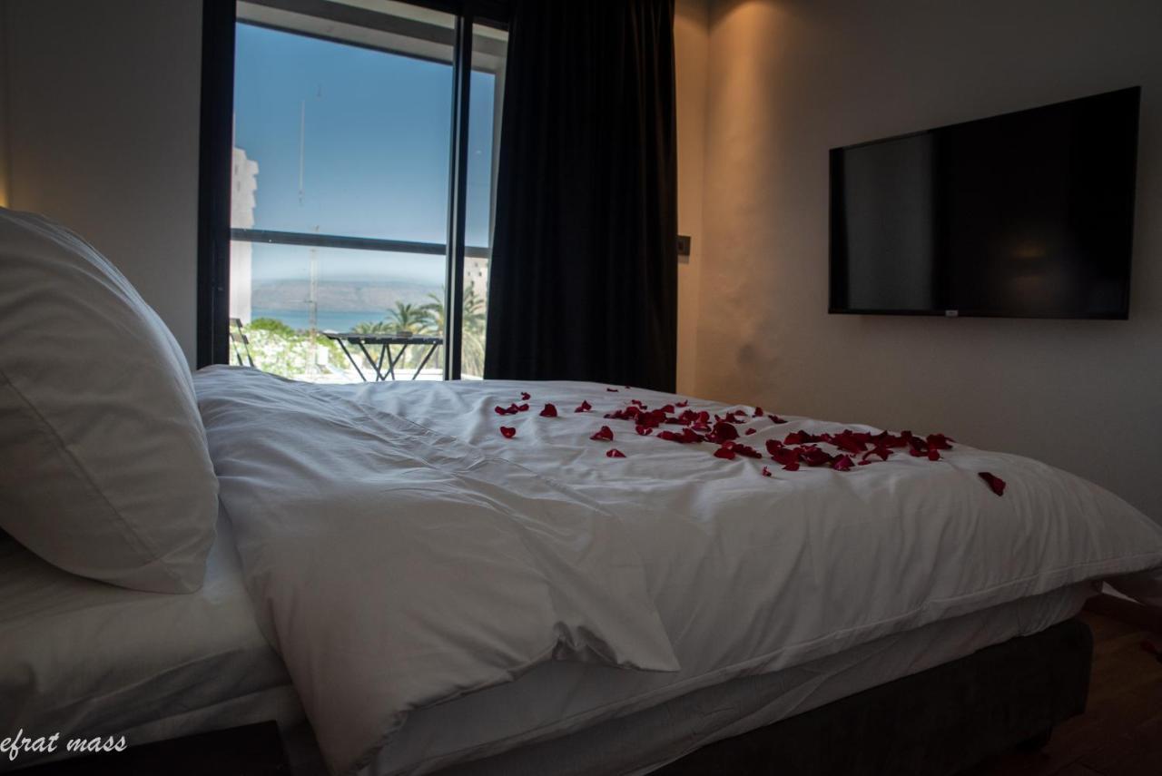 Selfie'S Boutique Hotel Tiberiade Esterno foto