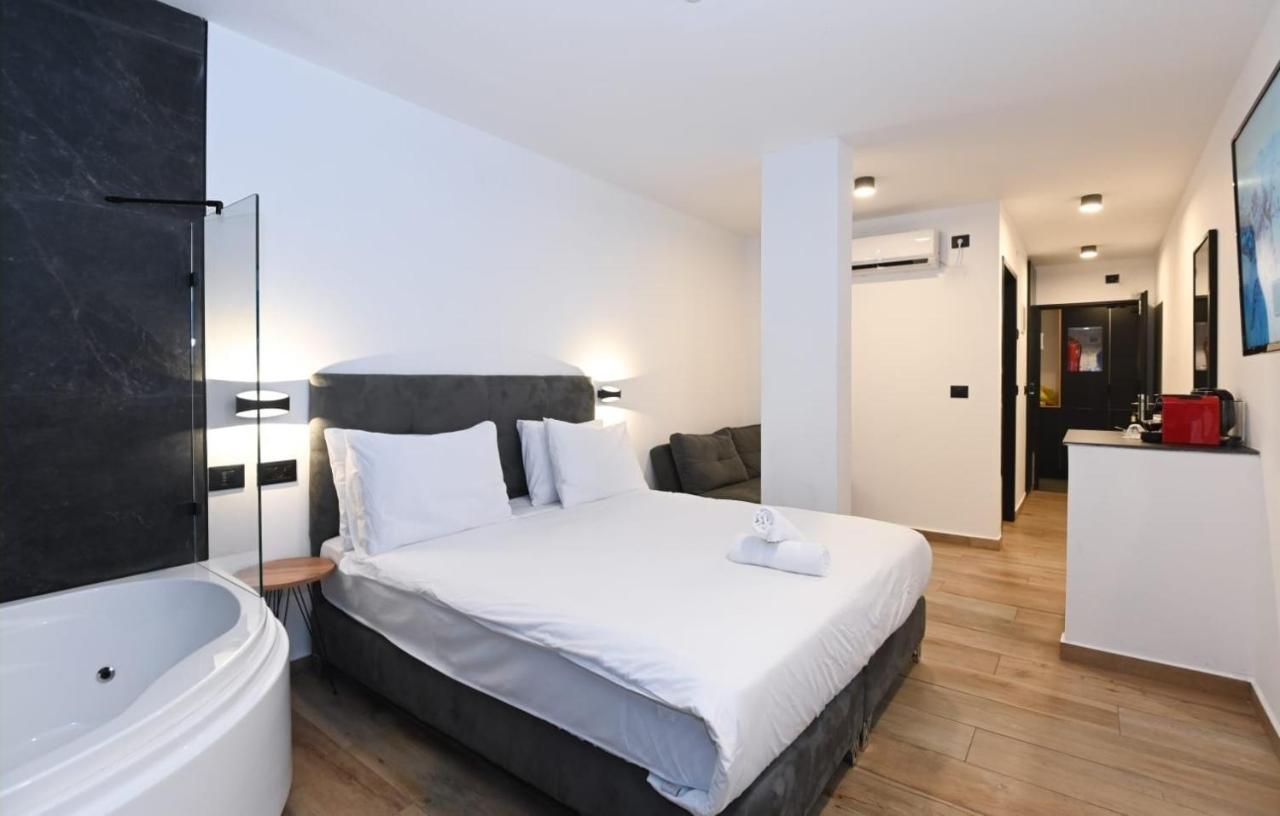 Selfie'S Boutique Hotel Tiberiade Esterno foto